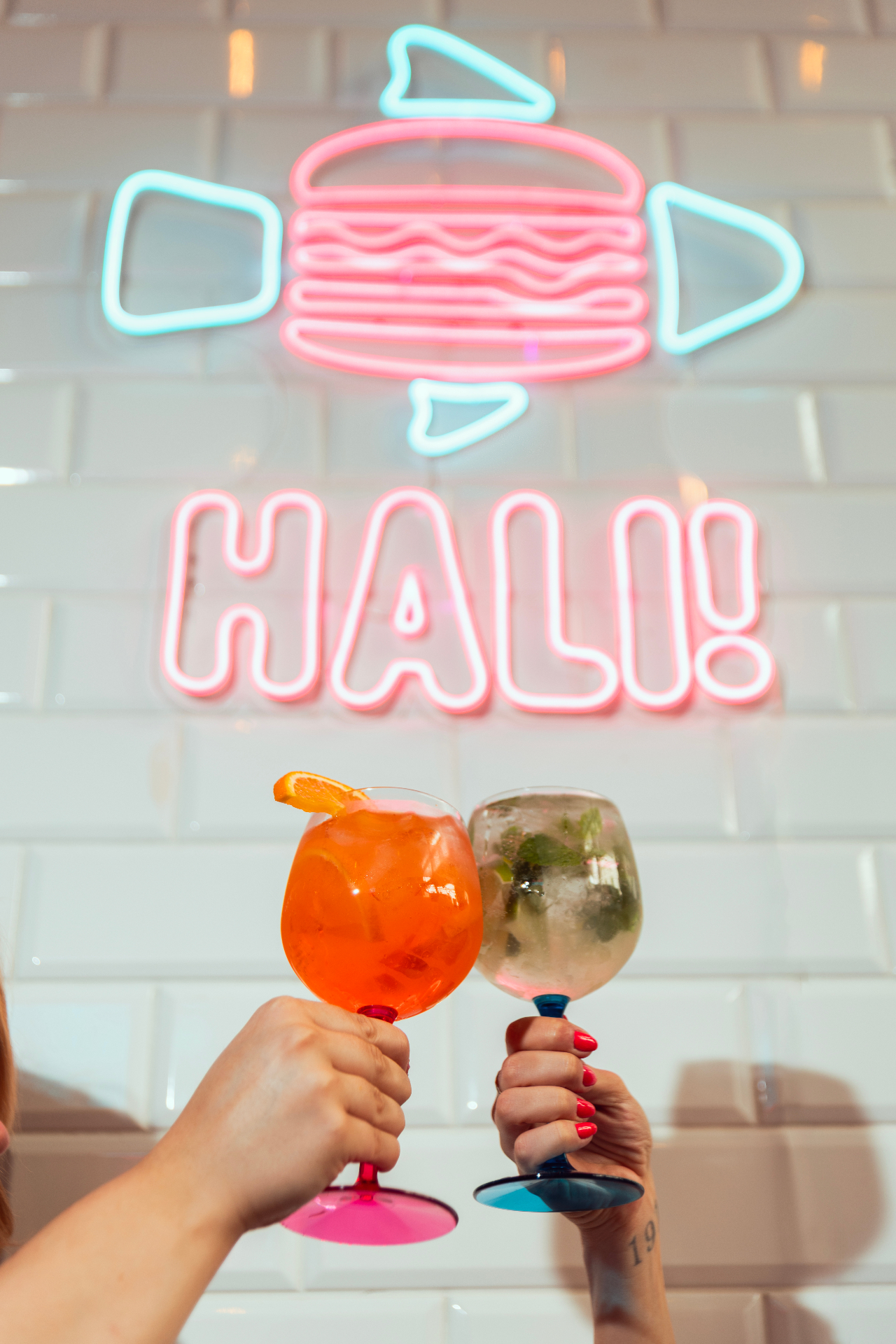Koccintás Aperollal és Mojitoval